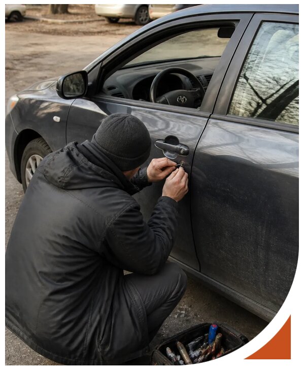 Профессиональное вскрытие автомобиля Тойота без повреждений в Якутске